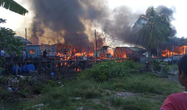 30 Rumah Atas Air Musnah Dalam Kebakaran Di Batu Sapi Pagi Tadi