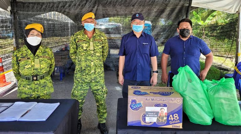 Dr Roland Agih Bakul Makanan di Lokasi PKPD Kg Warisan