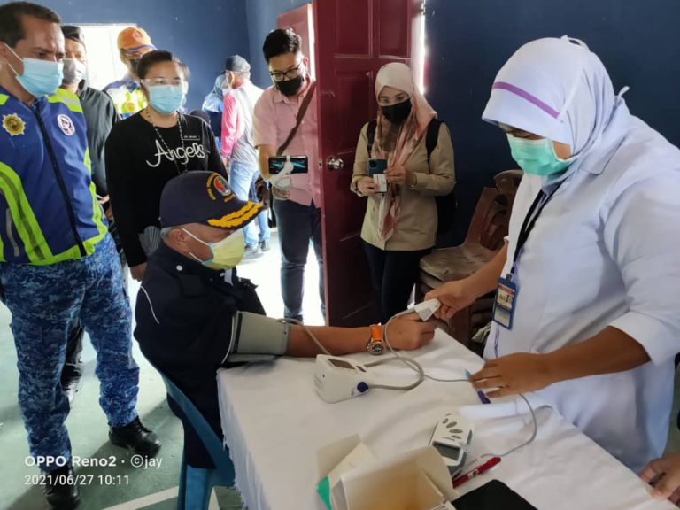 PICK : Program ‘Outreach’ Seluruh Sabah Bantu Penduduk Luar Bandar Dapat Suntikan Vaksin COVID-19