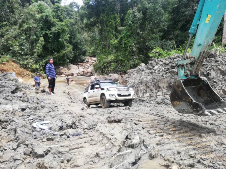 Usaha Baik Pulih Jambatan Runtuh Di Laluan Long Mio Dan Long Pasia Dipergiat