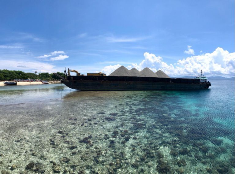 Terumbu Karang Paradise One Rosak Dilanggar Tongkang