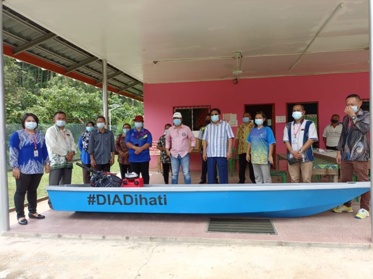 Tiga Kampung Terima Bot & Enjin Sangkut Persediaan Hadapi Banjir