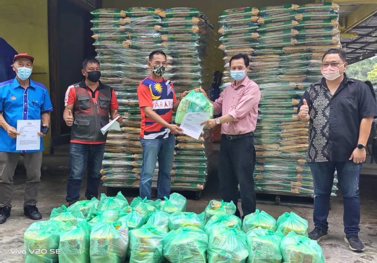 Penduduk Ranau Terima Bakul Makanan PEMULIH