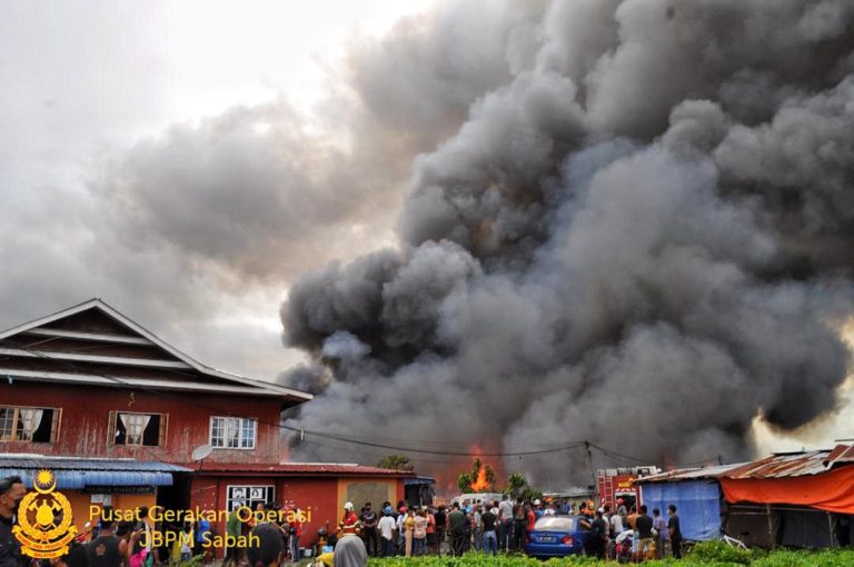 56 buah rumah musnah dalam kebakaran di Kg Titingan (Blok 9,10 dan 11), Tawau