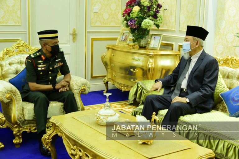 Tun Juhar Terima Kunjungan Hormat Komander Angkatan Tugas Bersama 2 Tawau