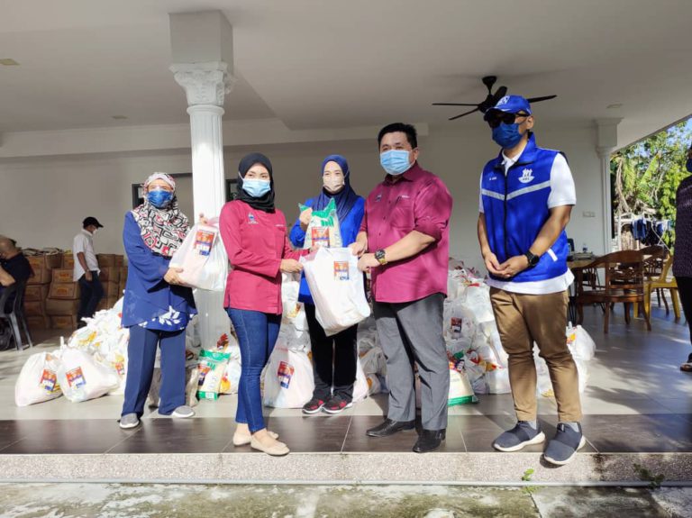 1,369 Bakul Makanan Diagihkan Menerusi Program CSR Di Kampung Likas