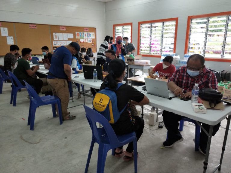 Lebih 1,000 Penduduk Sekitar Kg Talungan Terima Vaksin Menerusi Program Outreach