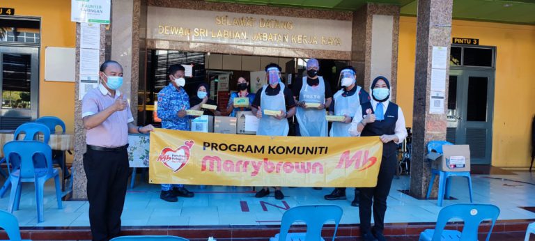 Perbadanan Labuan Agih Kit Makanan Kepada 500 Petugas Barisan Hadapan