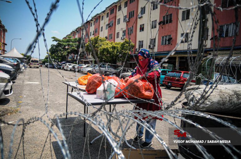 45 Penghuni Pangsapuri Bukit Tinggi 1 Terima Bantuan Bakul Makanan Kerajaan Sabah