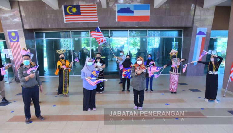 Zahir Rasa Cinta Negara Melalui Kibaran Jalur Gemilang