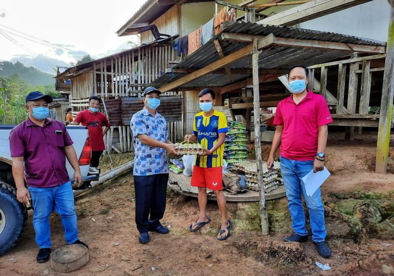 175 KIR Di 4 Kampung DUN Kundasang Terima Sumbangan Bakul Makanan