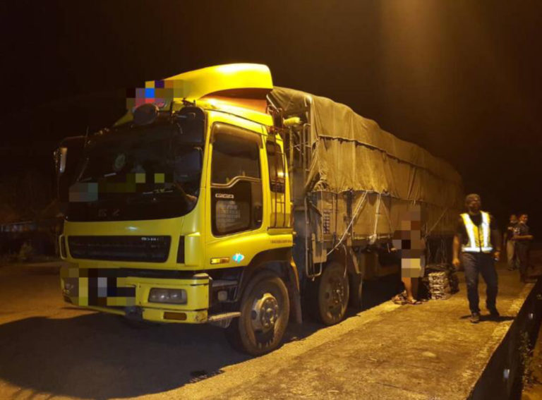 Tiga Individu Ditahan Cuba Seludup Minuman Keras Tidak Bercukai