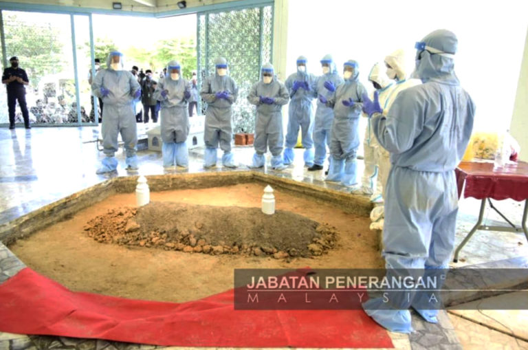 Jenazah Tun Sakaran Selamat Disemadikan