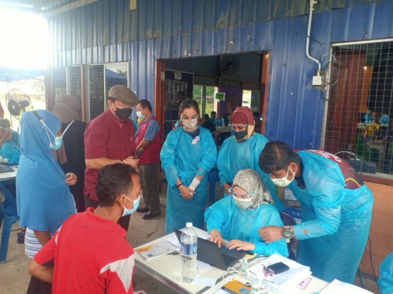 PICK : Lebih 500 Penduduk Terima Vaksin di PPV Kampung Dato