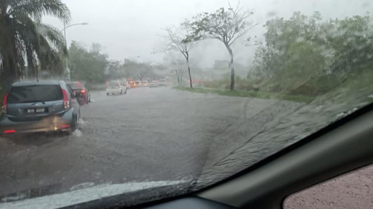 Orang Ramai Dinasihat Tidak Ambil Risiko Redah Arus Banjir