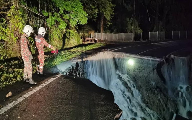 Jalan Penampang-Tambunan terputus hubungan akibat tanah runtuh