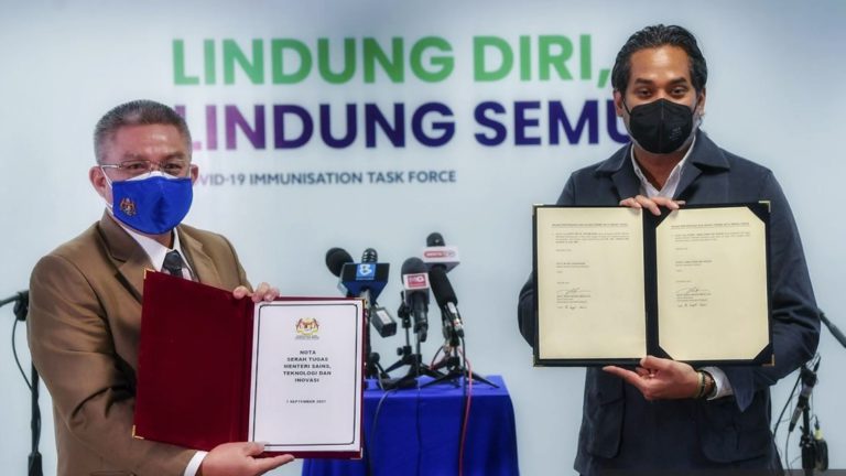 Vaksinasi COVID-19 secara ‘walk-in’ di Lembah Klang dihentikan selepas 15 Sept