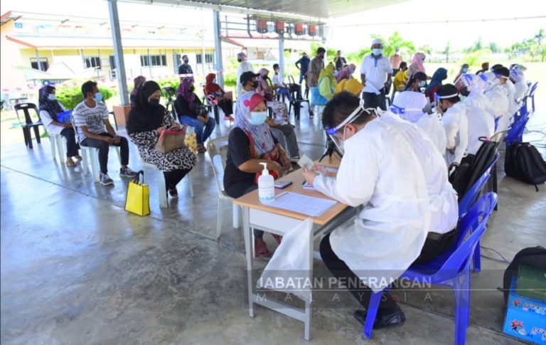 PICK : Dua Daerah Di Sabah Catat 100 Peratus Penduduk Terima Satu Dos Vaksin