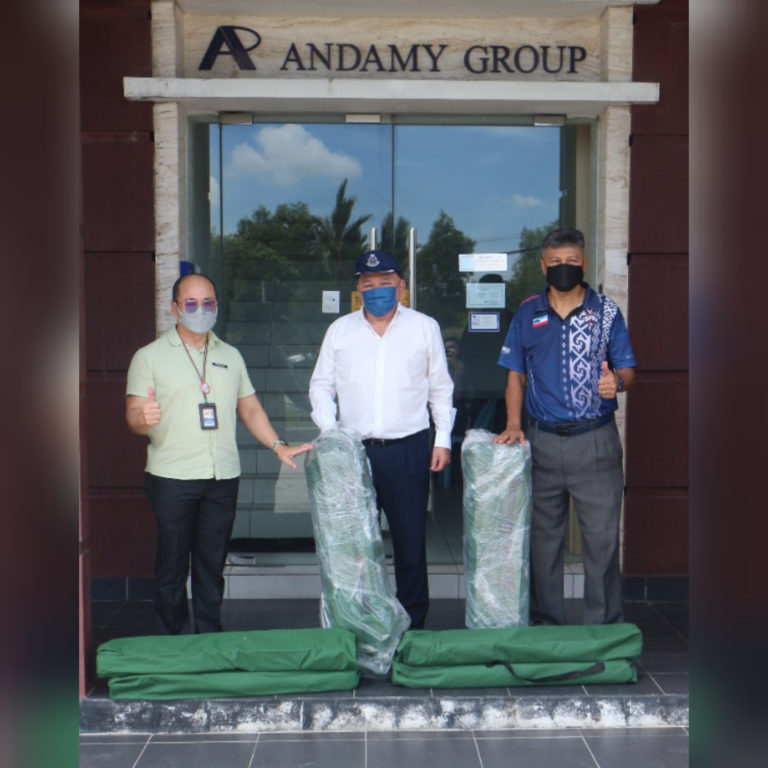 Andrew Serah 100 Set Katil Sementara Kepada Hospital DOK & CAC