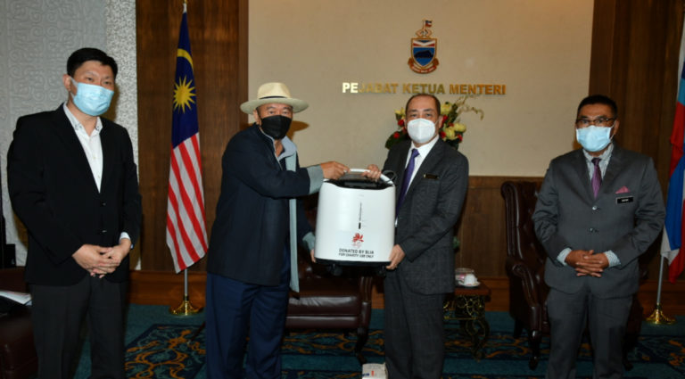 Dermawan Menyumbangkan Mesin Oxygen Concentrator & Bakul Makanan