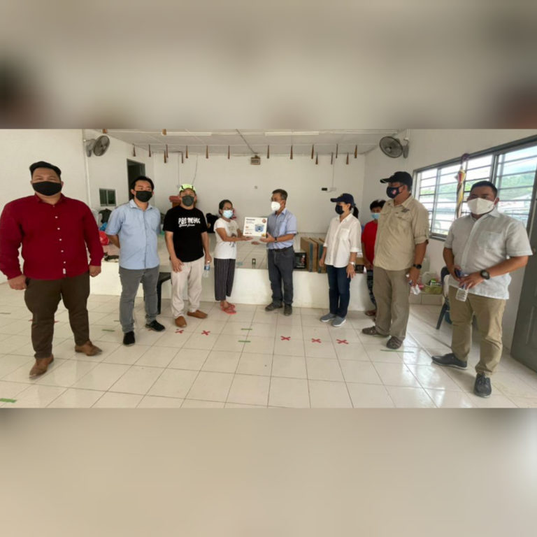 PBS Hulur Bantuan Kepada Mangsa Banjir Di Tiga Kampung Dalam DUN Moyog