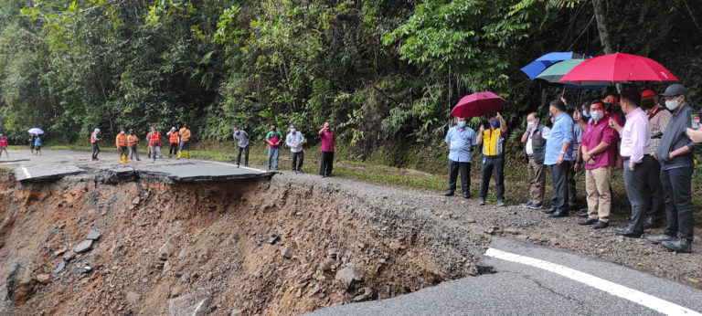 Jeffrey Lawat Tapak Jalan Raya Runtuh Kota Kinabalu – Tambunan