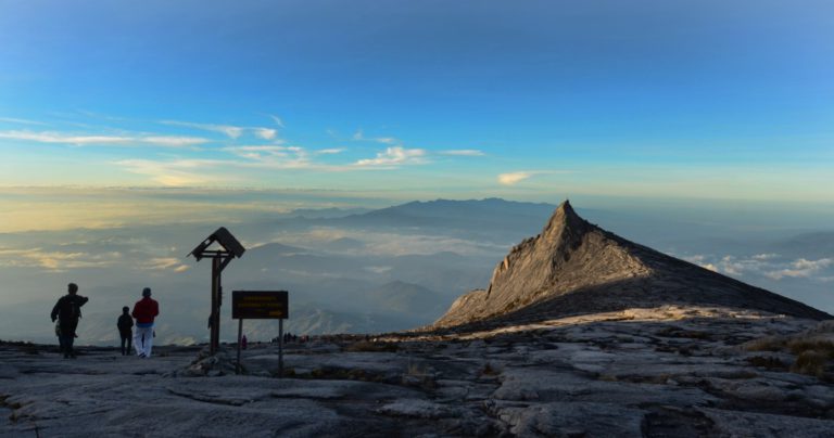 Pendakian Gunung Kinabalu dibuka semula kepada awam