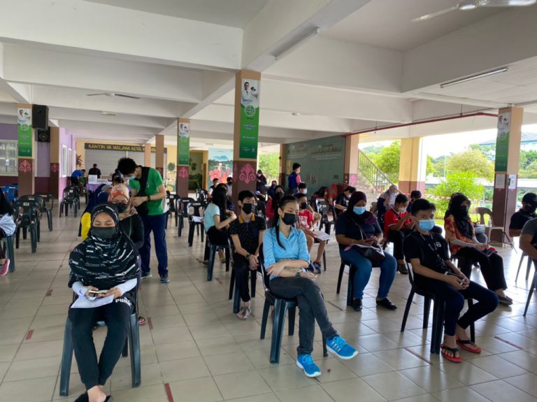 PICK : Sabah Rekod Bilangan Tertinggi Pemberian Vaksin COVID-19 Kepada Remaja