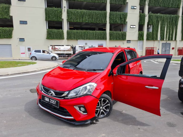 Polis Berjaya Tahan Pemandu Myvi Merah