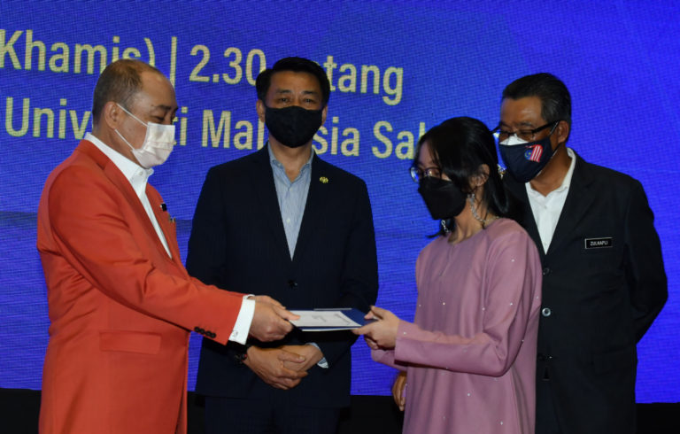 Kerajaan Sabah Agih RM1.2 juta Bantuan BUDI Kepada 670 Pelajar