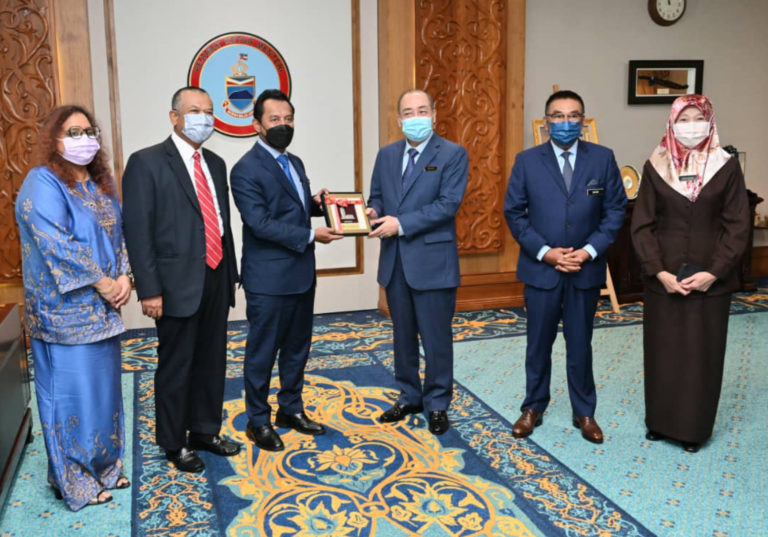 PETRONAS akan membina kemudahan LNG pertama Sabah di SOGIP