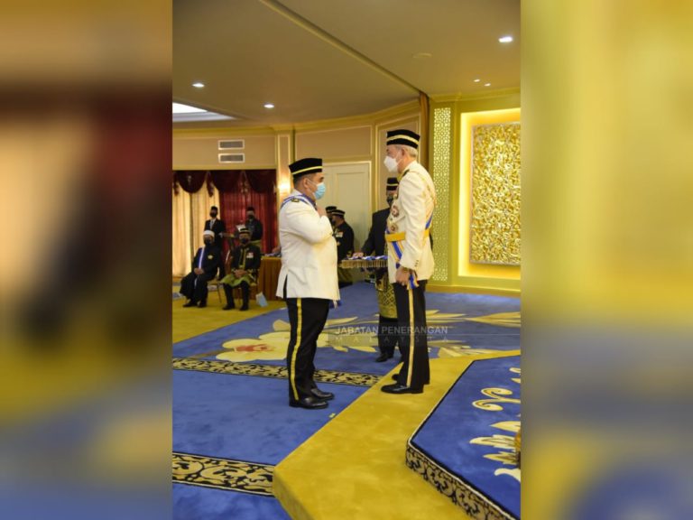 33 Penerima Dikurniakan Darjah Kebesaran Negeri Sabah