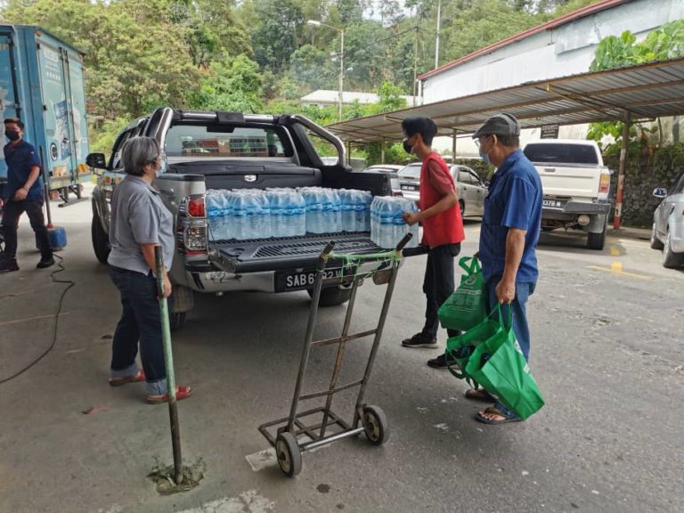 Pensyarah FPP UMS Gerakkan Bantuan Mangsa Terjejas Banjir Kilat