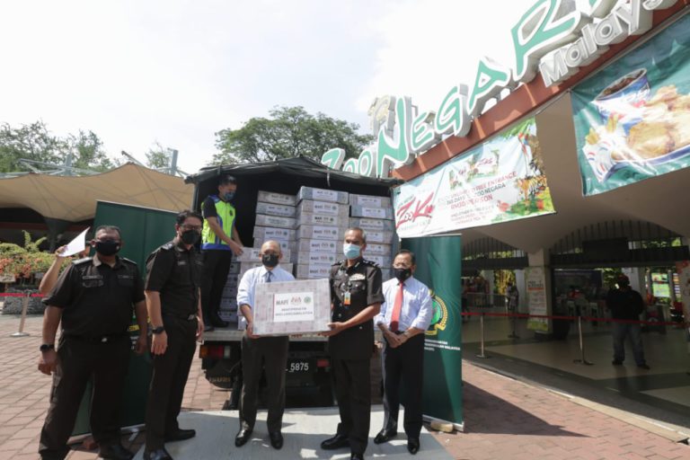 Enam Jabatan & Agensi Terima Produk Sejuk Beku Yang Dirampas Bernilai RM2.33 Juta