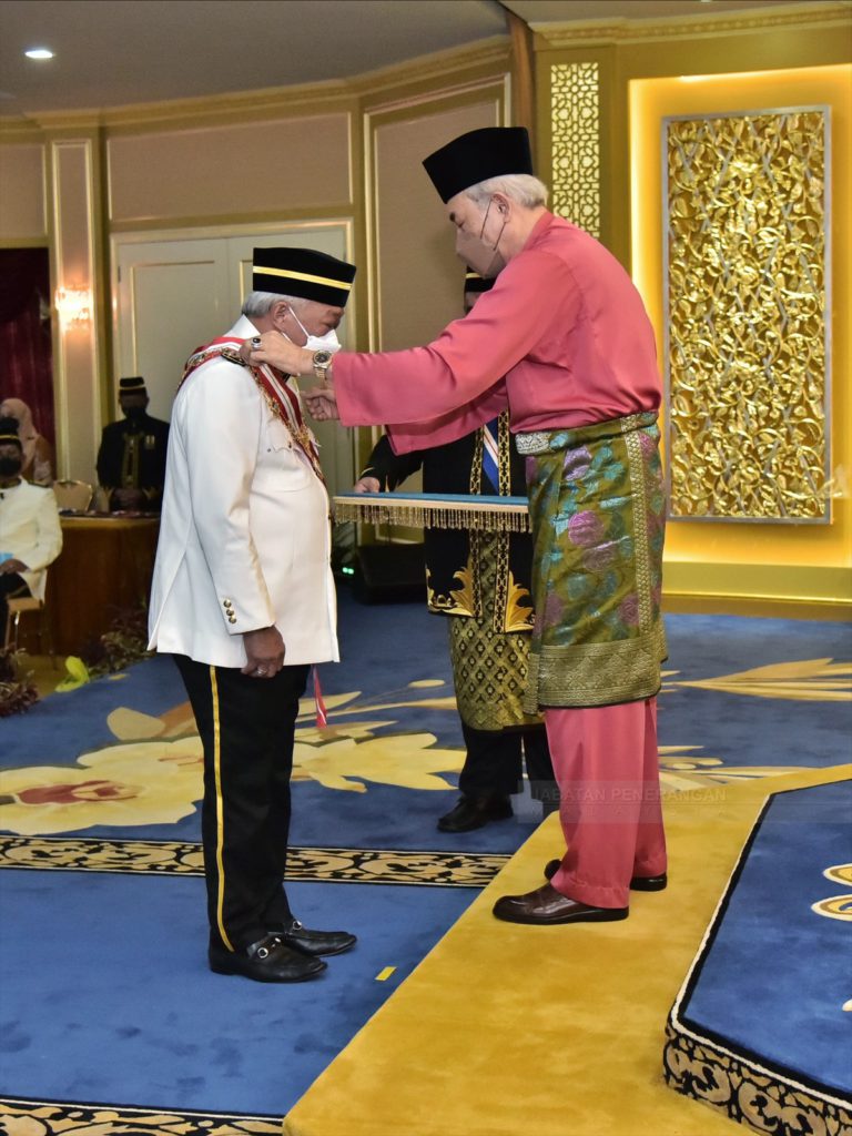 Bung Mendahului Senarai 120 Penerima Darjah Kebesaran Sabah