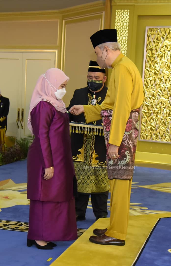 122 Individu Terima Darjah Kebesaran Pada Sesi Kedua Istiadat