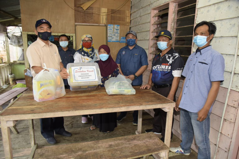 Program Menyantuni Rakyat, 10 Keluarga Mendapat Bantuan
