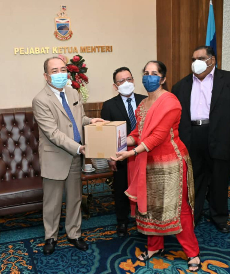 1,100 Sumbangan Bakul Makanan Sempena Deepavali Diagihkan Kepada Masyarakat India Di Sabah