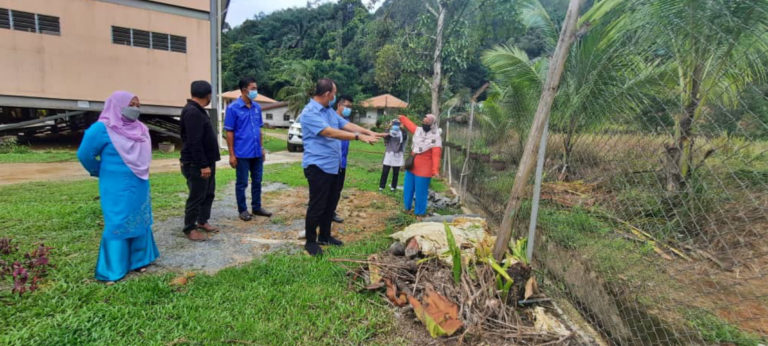 Jahid Tinjau Keadaan Sekolah Kebangsaan Bawang, Kerap Dilanda Banjir