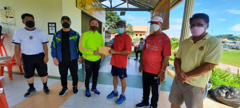 Lebih 6 Keluarga Terima Sumbangan Tangki Penyimpanan Air