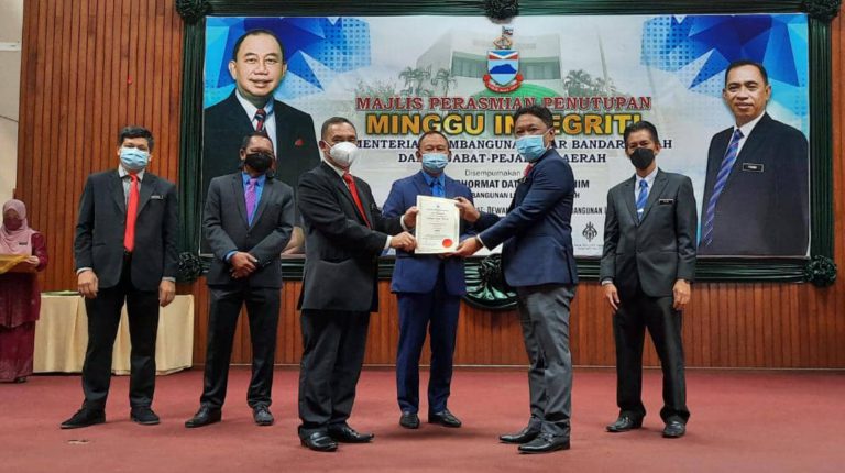 Pegawai Daerah Perlu Kreatif & Proaktif Pulihkan Aktiviti Ekonomi Daerah