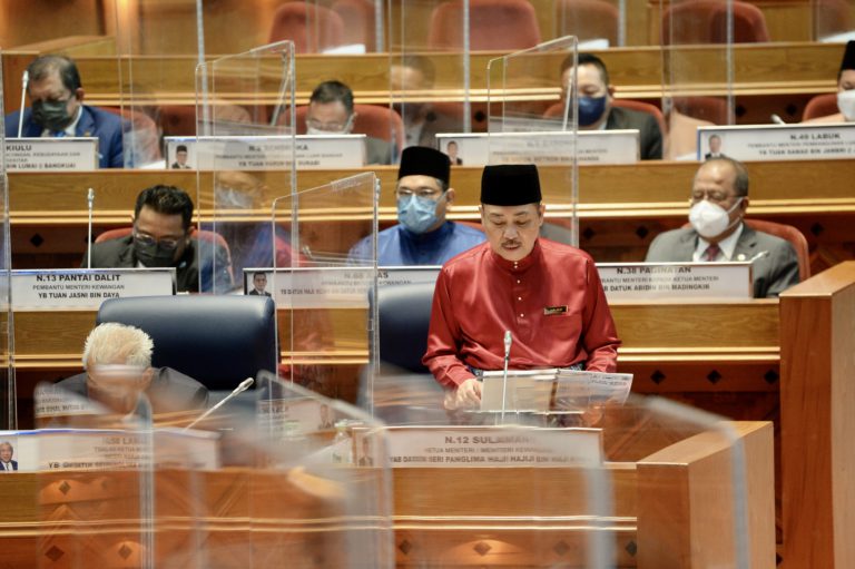 Bajet 2022 : Sabah Bentang Belanjawan Lebihan, RM4.596 Untuk 2022