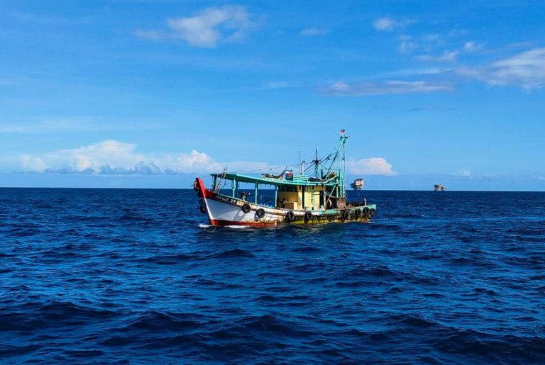 Bot Tunda Guna Lesen Tamat Tempoh Ditahan