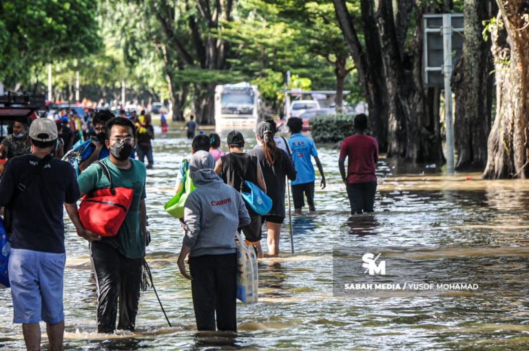 Banjir kilat di beberapa negeri susulan peralihan monsun