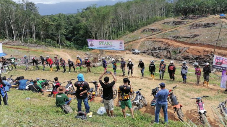 109 Peserta Sertai Pertandingan Motorcross
