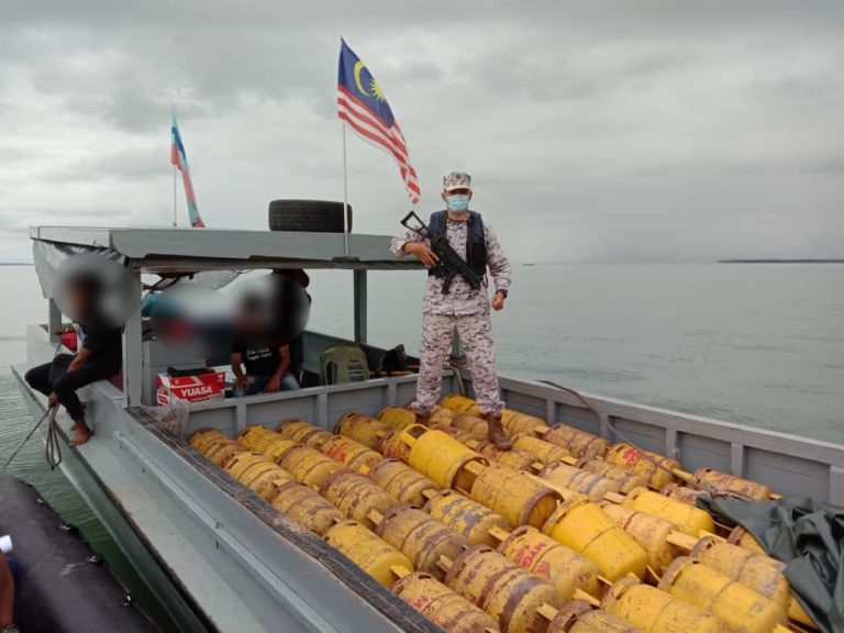 Maritim Malaysia Tahan Bot Kargo Sarat Muatan Tong Gas LPG