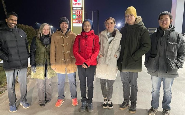 Konvoi bawa keluar rakyat Malaysia dari Kyiv selamat tiba di Poland, kata Menteri Luar 