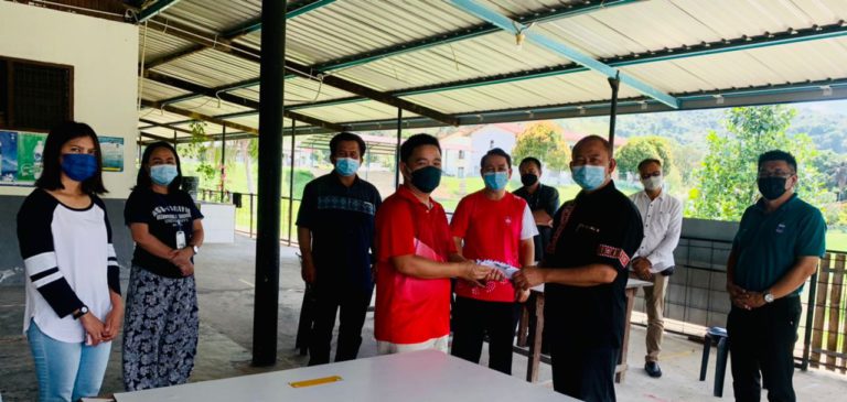 Jahid Serah Sumbangan Bantu Pelajar Sekolah Dikuarantin