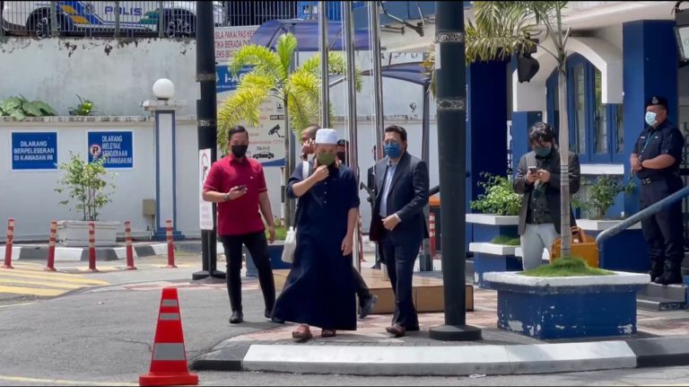 Ebit Lew akan didakwa di Mahkamah Tenom pagi ini