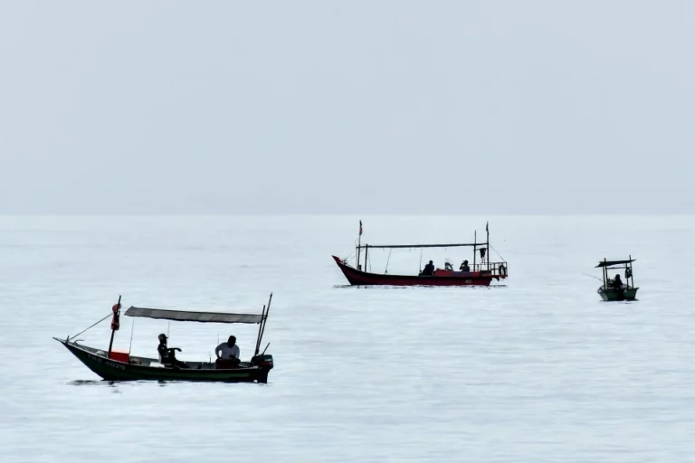 Angin kencang, hujan lebat dan ribut petir di perairan – MetMalaysia 
